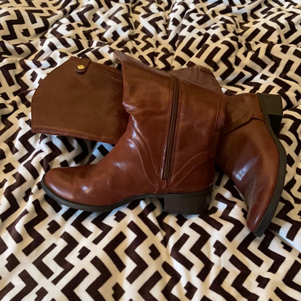 Boots worn a couple times. Just not my style.
